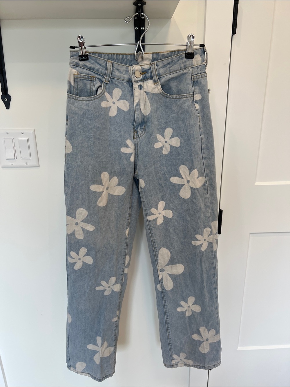SHEIN Light Blue Straight Leg Jeans with White Flower Print
